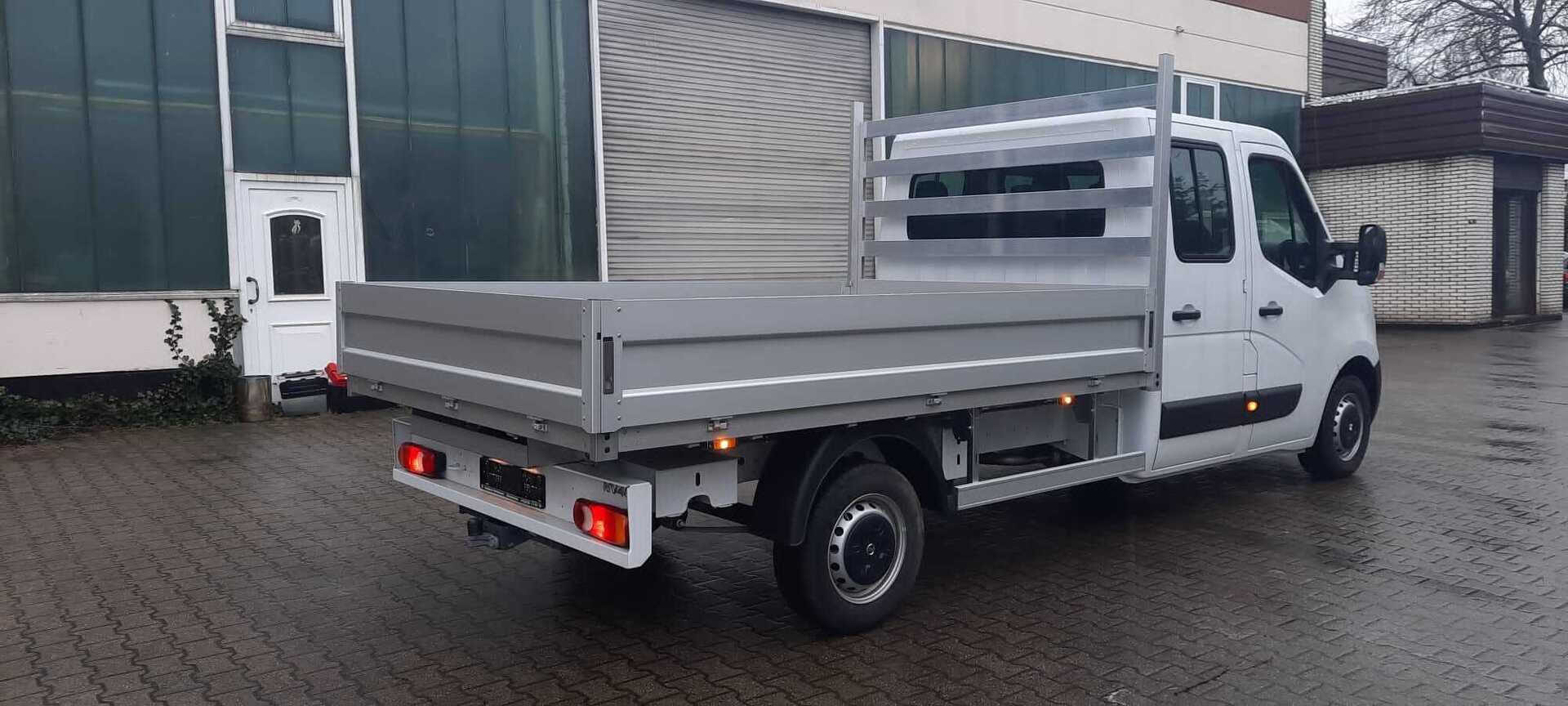 Samochód dostawczy z aluminiową skrzynią ładunkową Profilpol System